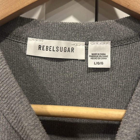 Grey Tank - Picture 2 of 3